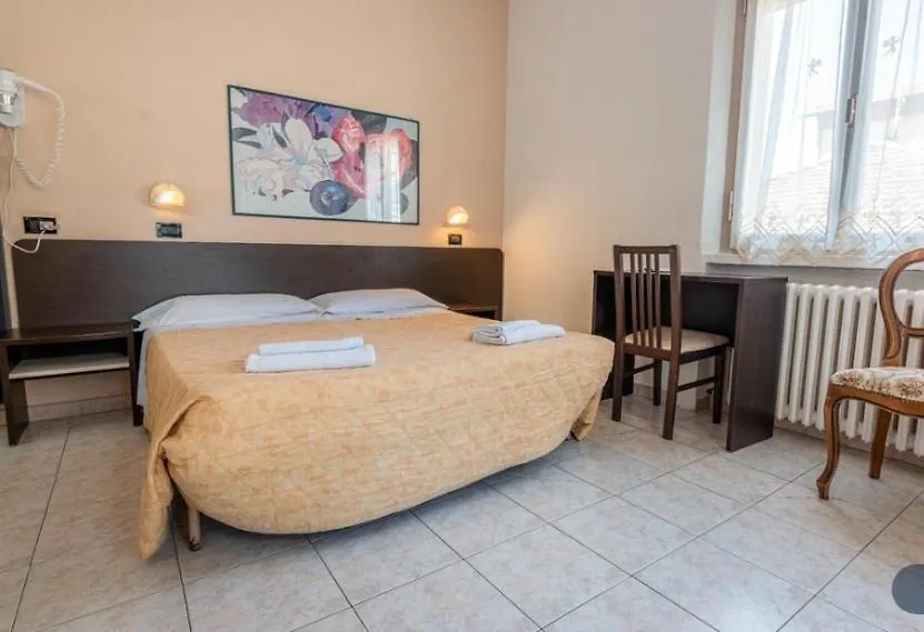 Hotel Villa Dina-1