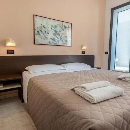 Hotel Villa Dina-3